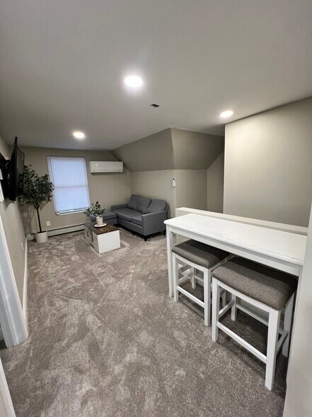 Building Photo - 4 Derusha Ln