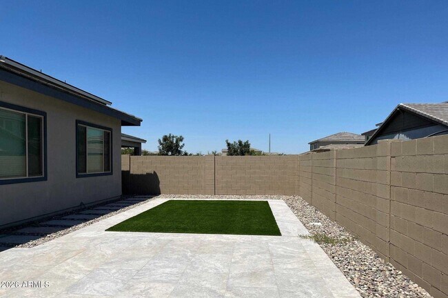 Building Photo - 22638 E Saddle Way