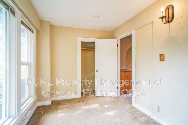 Building Photo - 5257 N Harvard St