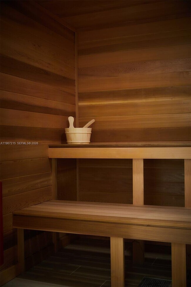 Building Photo - 789 Crandon Blvd