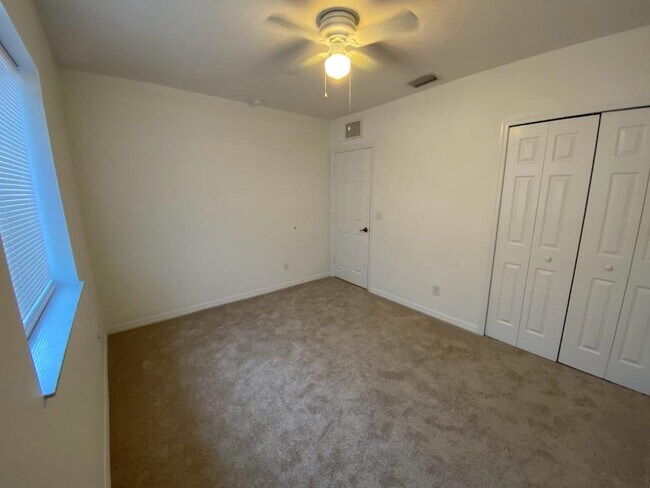 Building Photo - 9634 Roundstone Cir