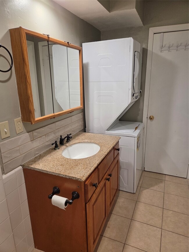 Building Photo - 902 Euclid St