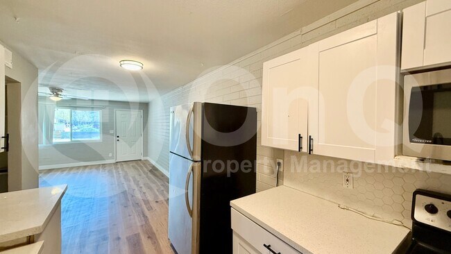 Building Photo - 6044 N 21st Ave