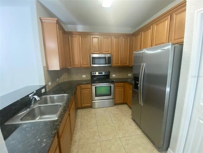 Building Photo - 6061 Kirkland Way