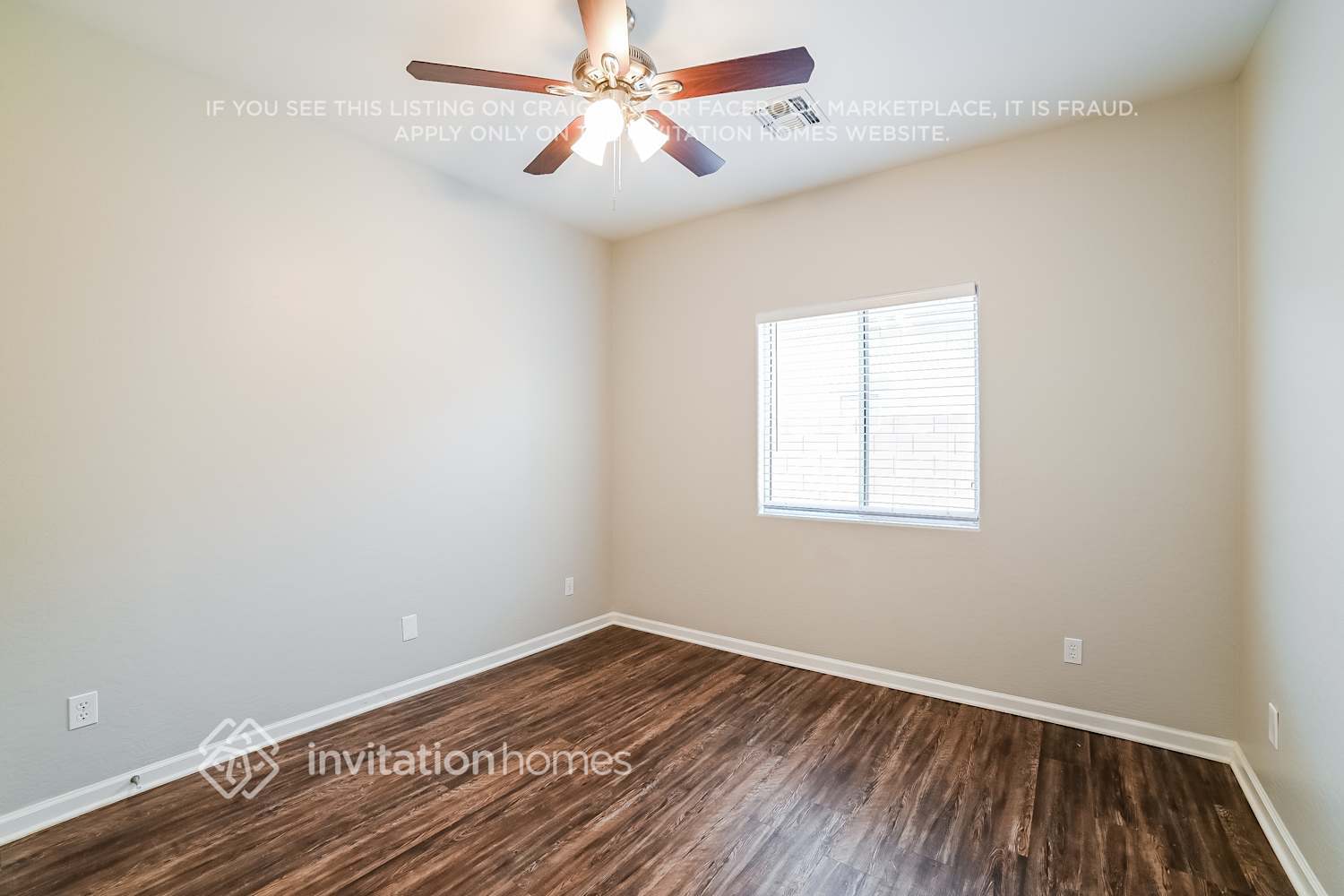Building Photo - 1648 S 174th Ln