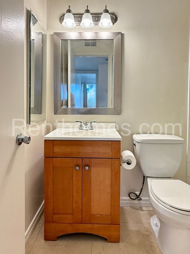 Building Photo - 1588 Rambla Puesta