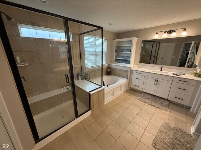 Building Photo - 5193 Rangewood Dr