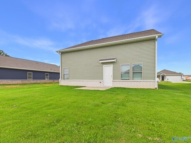 Building Photo - 15433 GRAYSON CIR