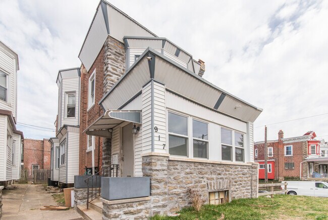 Building Photo - 917 W Duncannon Ave