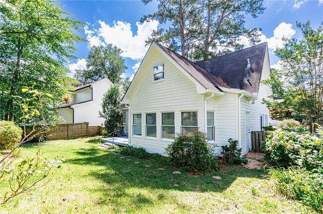 Building Photo - 2373 Ewing Dr NE