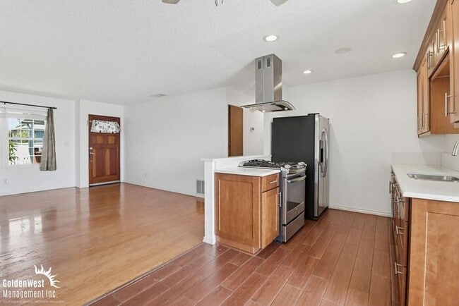 Building Photo - Lovely 3Bdm 2Ba Home with Spacious Outdoor Raised Deck in Lemon Grove!