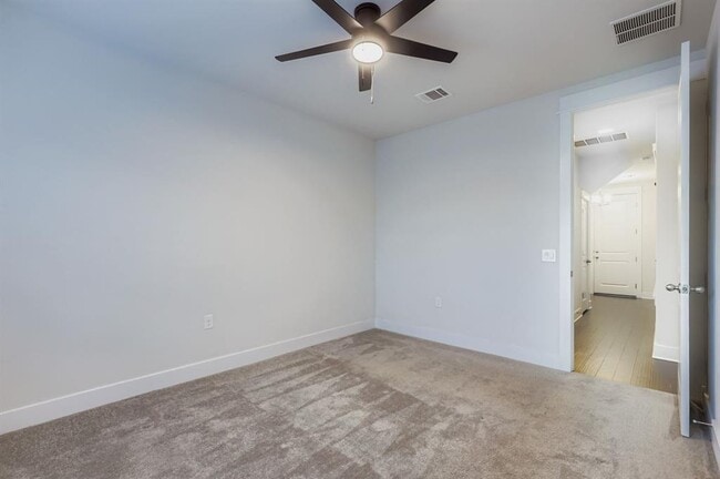 Building Photo - 12518 Red Sparrow St