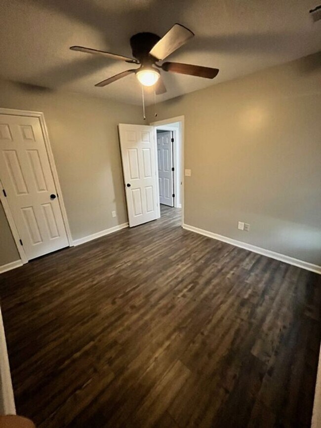 Building Photo - HALF-PRICE RENT for Your First Month: A Stunning Home Awaits in Crestview Plantation