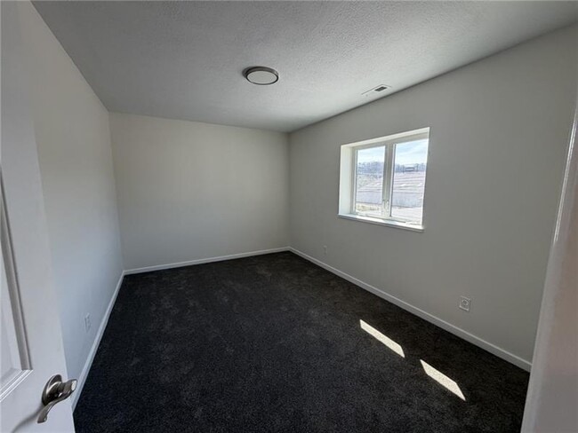 Building Photo - 775 Freeport Rd