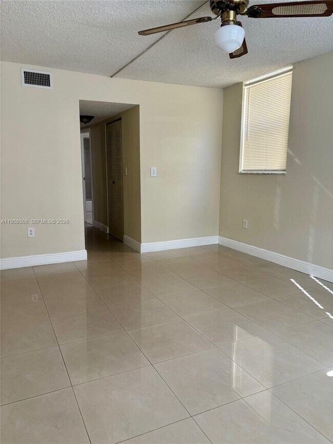 Building Photo - 1800 SW 81st Ave