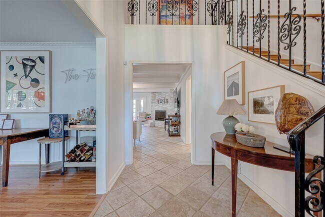 Building Photo - 1619 Crystal Hills Dr