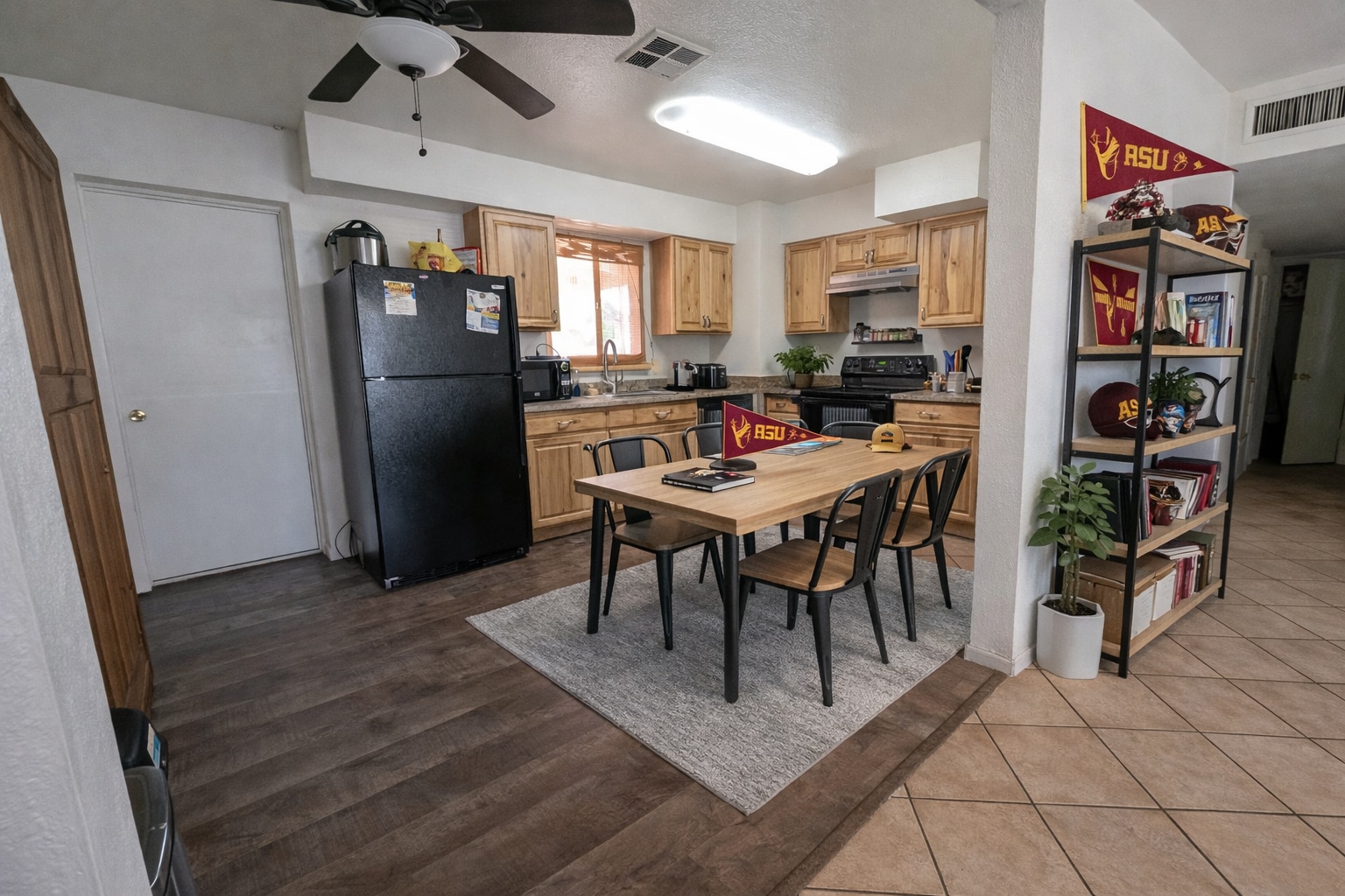 Kitchen - 715 W 18th St