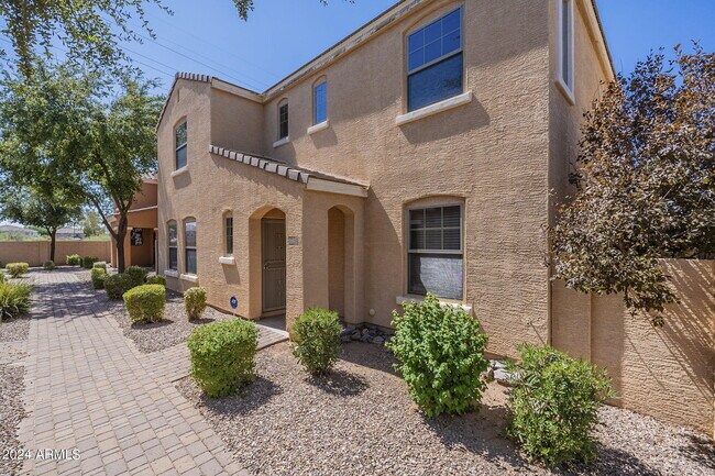 Primary Photo - 2873 E Bart St