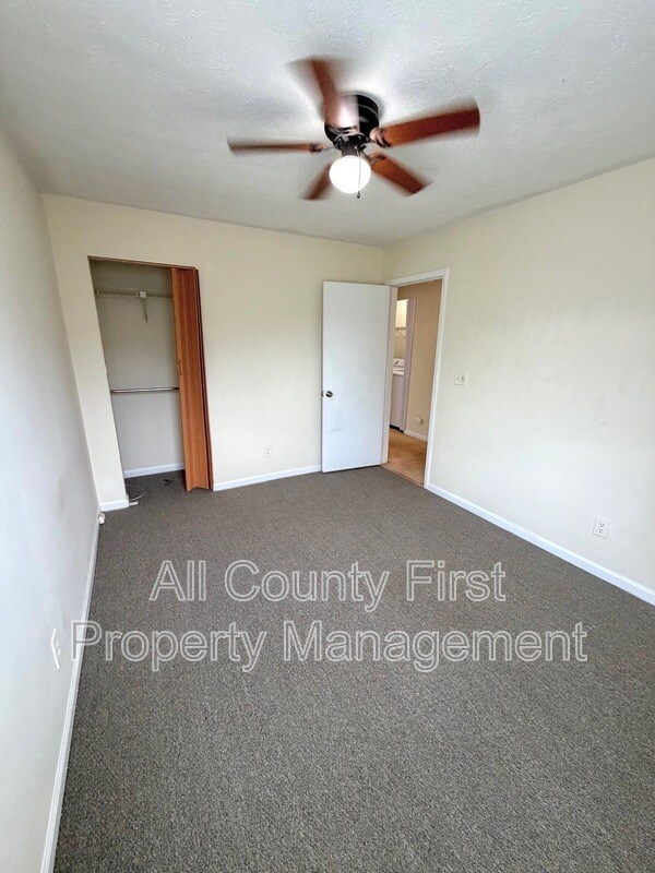 Building Photo - 1183 Red Oak Cove