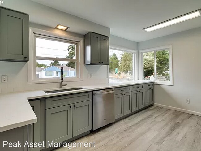 Building Photo - 4 br, 2 bath House - 7740 SE Flavel St