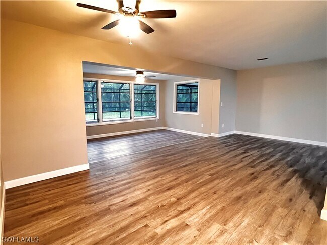 Building Photo - 733 Sesame Ct