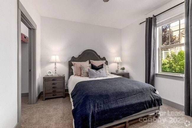 Building Photo - 1021 Glenn Valley Ln