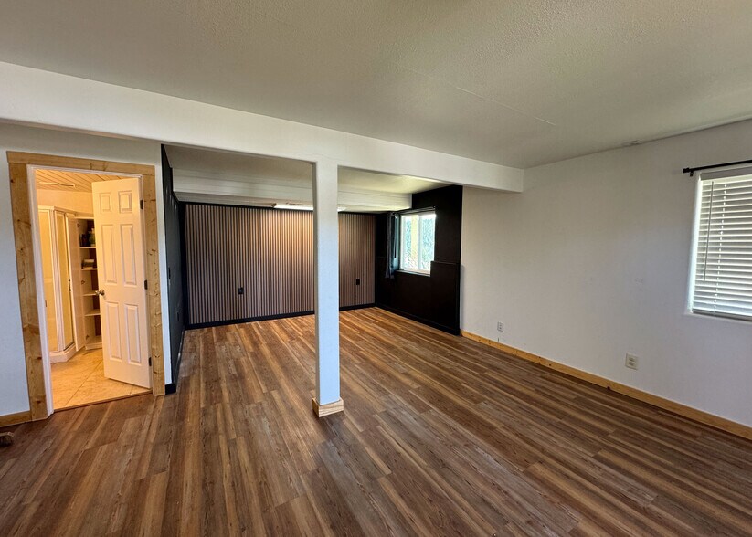 Building Photo - 61 Muskrat Lake Vw