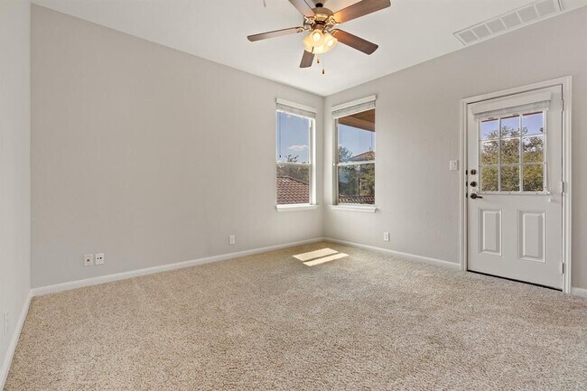 Building Photo - 506 Hummingbird Ln