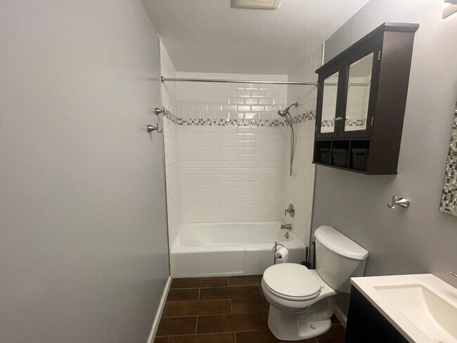Building Photo - Dupont Circle 2-level Condo at The Cygnet. 1 Bed/1 Full Bath, Fireplace and Modern Kitchen