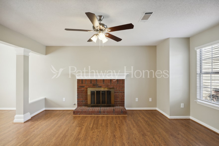 Building Photo - 205 Summer Mist Ct