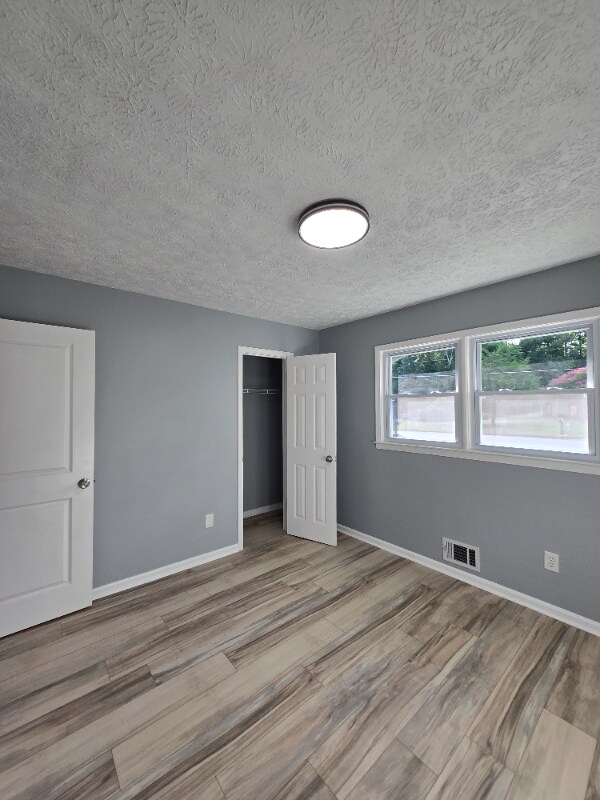 Building Photo - 4462 Bryant Dr SW