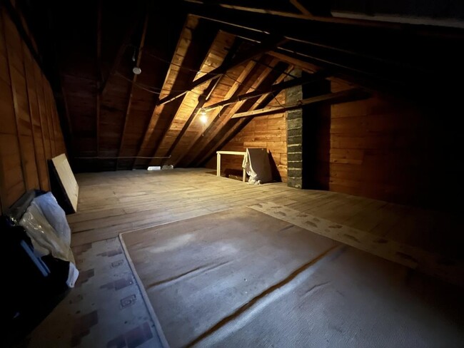 Building Photo - 9 W 2nd Ave