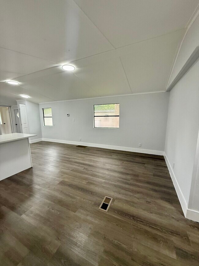 Building Photo - 516 De Resine Carre St