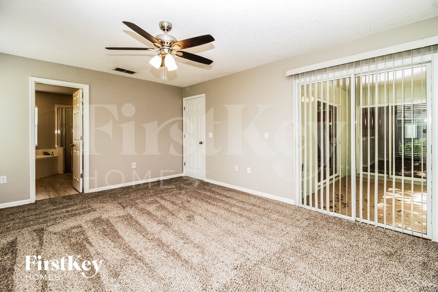 Building Photo - 2579 Coachman Dr