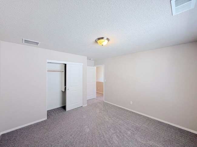 Building Photo - Beautiful 3-Bedroom Home in Tierra Oeste near Ladera/Unser. Refrigerated Air!