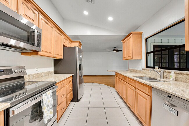 Building Photo - 17717 Bridle Ln