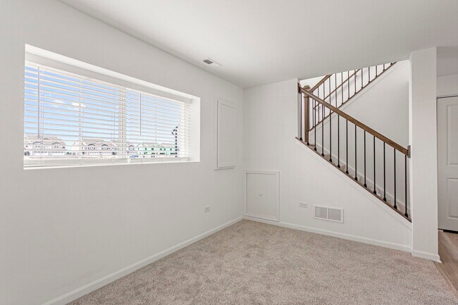 Building Photo - 25736 W Yorkshire Dr