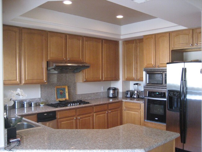 kitchen - 4489 Spencer St