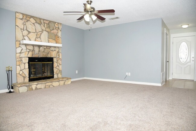 Building Photo - Cozy and Convenient Home in Niceville!