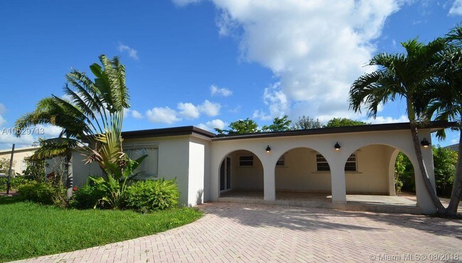 Building Photo - 3220 SW 118th Ct