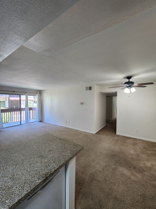 Building Photo - Gorgeous and Comfortable - Dual Master Suites - 2BD/2BA - East Mission Valley