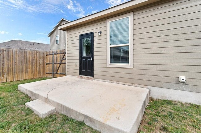 Building Photo - 508 Crane Crest Dr