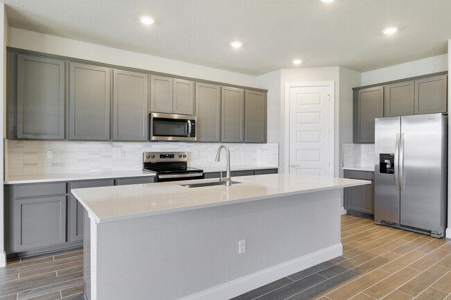 Building Photo - 8990 Dahlia Cir