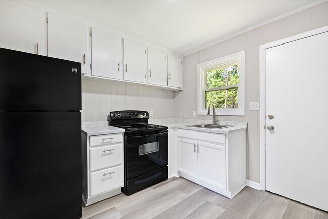 Building Photo - 4941 Fieldcrest Dr