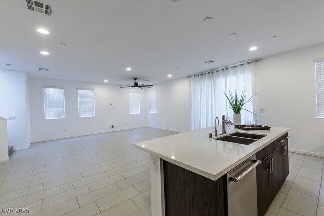 Building Photo - 11278 Kraft Mountain Ave