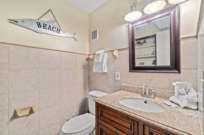 Building Photo - 8743 Thomas Dr