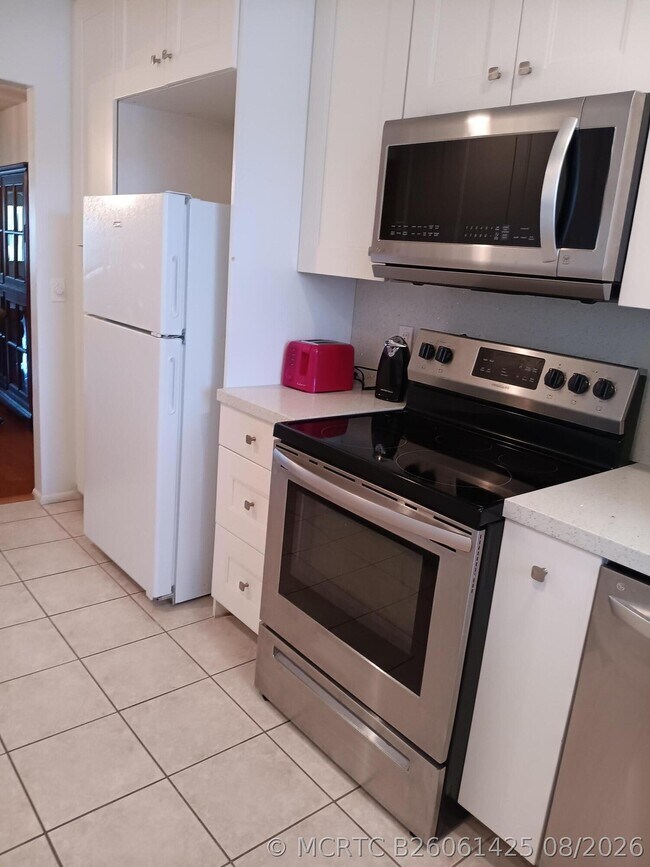 Building Photo - 5730 Fernley Dr E