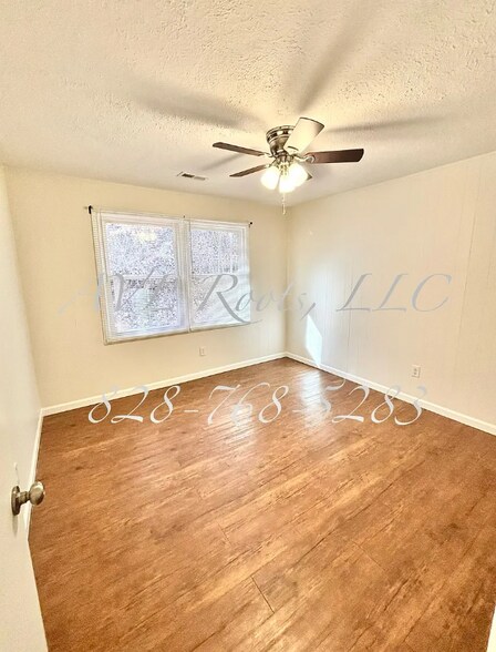 Building Photo - 51 Little Bend Ln