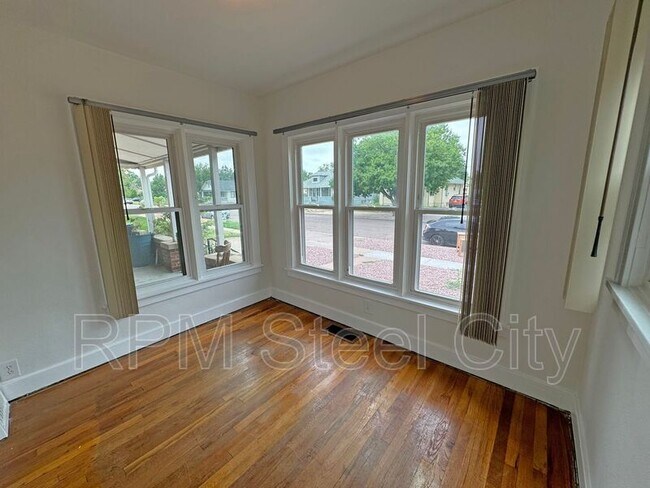 Building Photo - 1322 Claremont Ave