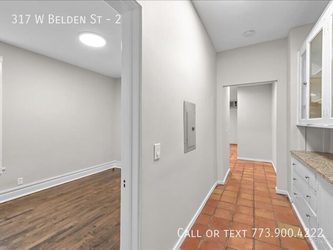 Building Photo - Lincoln Park Extra Large 3 bedroom 2 bath